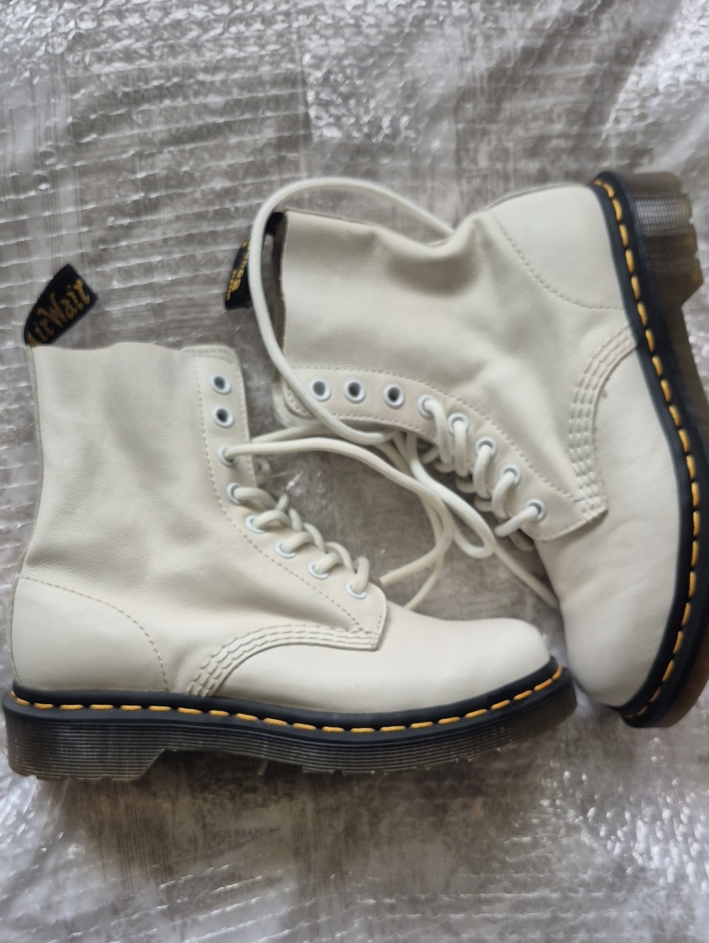 Dr. Martens 1460 Pascal Virginia Leather Boots - Parchment Beige / Off-White